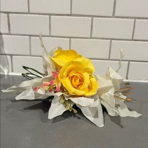 Elegant Yellow and White Floral clip